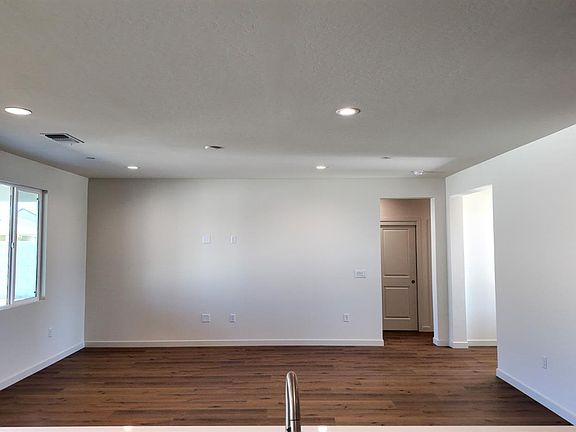 5th image of 12820 Graham Ct