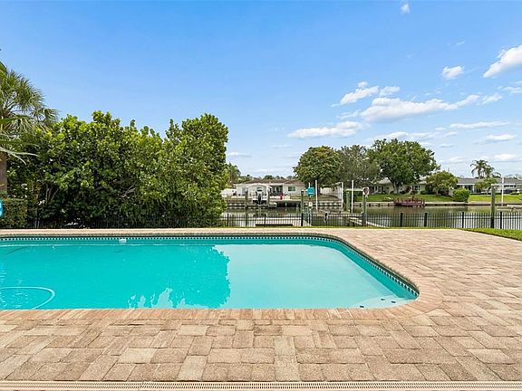 3rd image of 3941 E Eden Roc Cir
