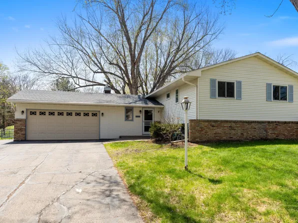 10205 39th Ave N, Plymouth, MN 55441