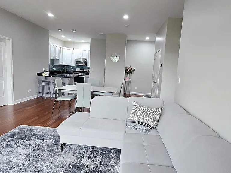 2900 W Irving Park Rd #305 — Photo 6