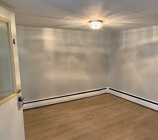 65 Curve St #4 — Photo 2