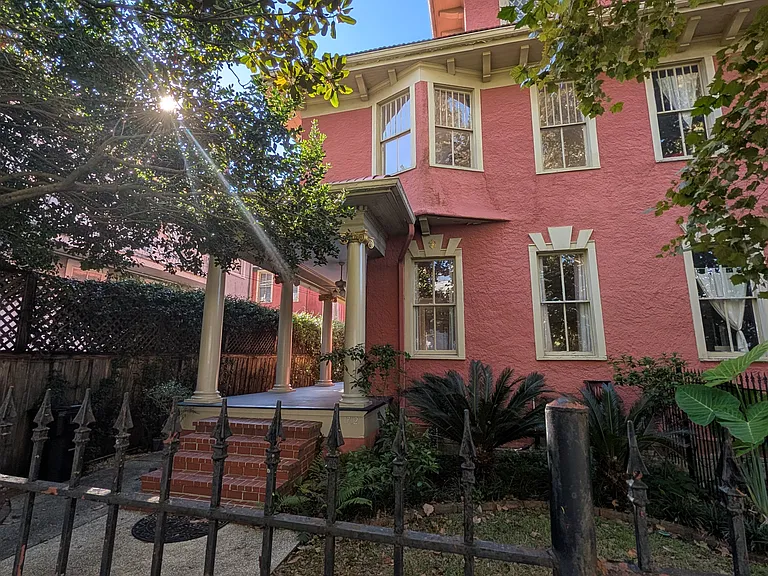 1712 Soniat St — Photo 1