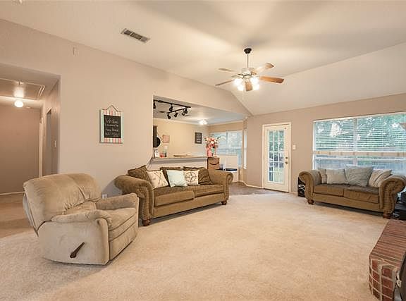 4th image of 3808 Mitchell Ct