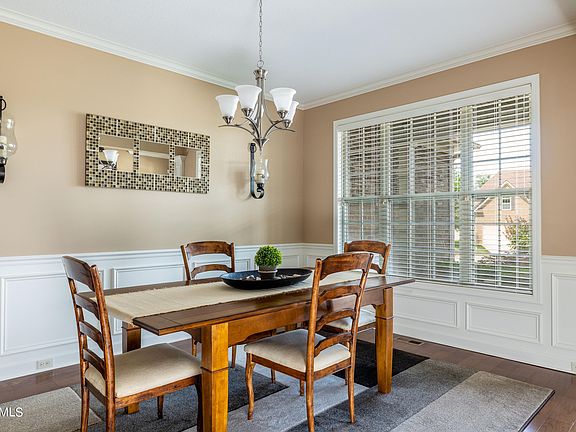 5th image of 1305 Woodland Ridge Ln