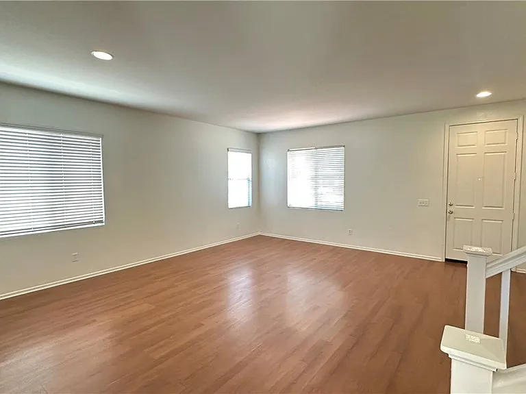 42558 Sparks Ct — Photo 3