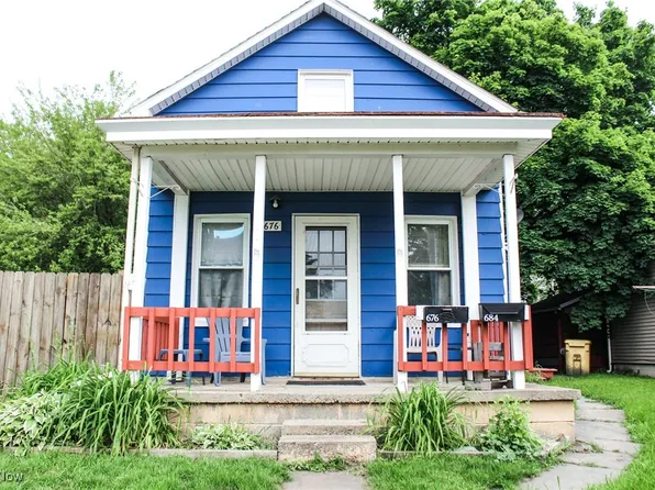 676 E 3rd St, Salem, OH 44460