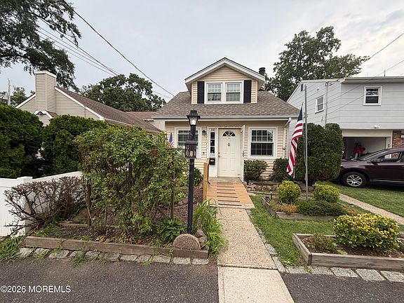 2nd image of 840 Brookside Avenue