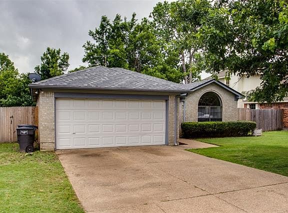 2nd image of 3801 Fairhaven Dr