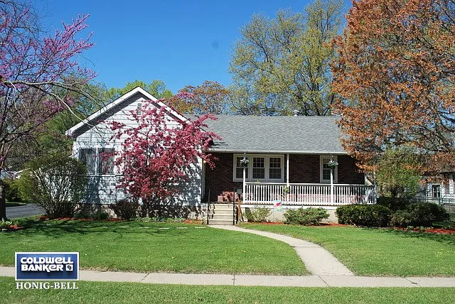 330 S Mazon St photo 1