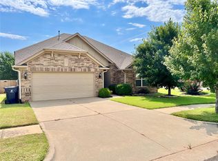 412 Partridge Run Rd, Yukon, OK 73099