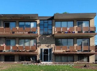 43 Wayne Ave #6, Oshawa, ON L1G 3P8