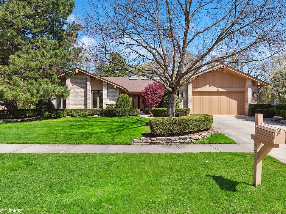1st image of 30 Tamarisk Ln