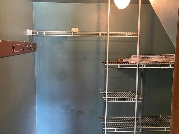 3rd image of 139 N Park Ave #1
