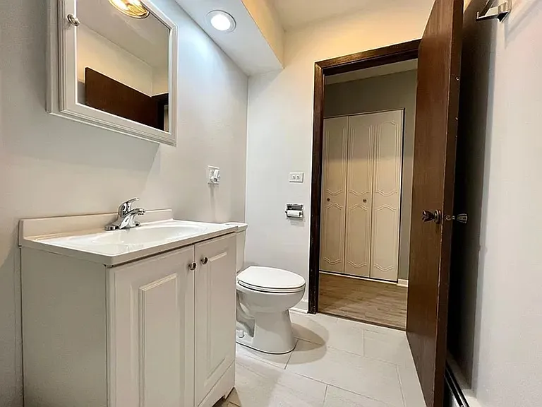 415 S Lombard Ave #202 — Photo 5