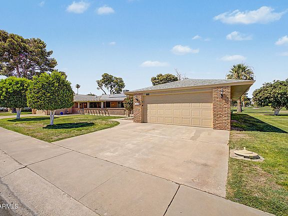 3rd image of 10962 W KELSO Drive