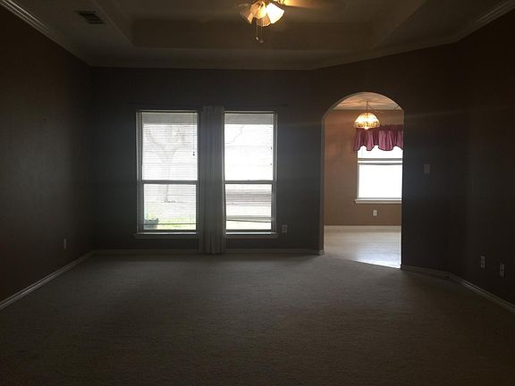 3rd image of 1910 Cottonwood Dr