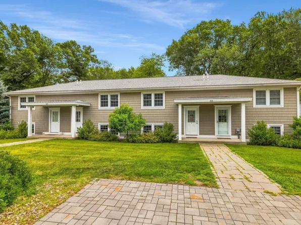 415 High St APT 2, Hampton, NH 03842