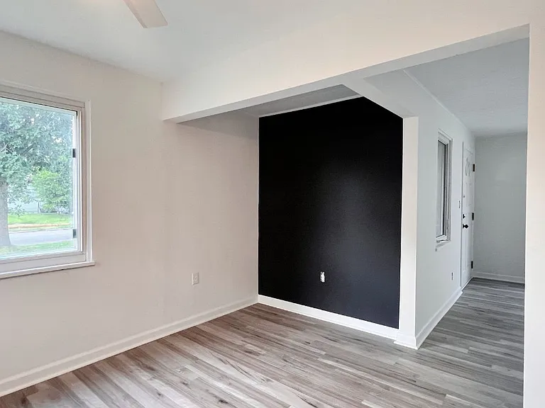 18917 Parkmount Ave — Photo 10