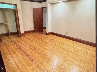 206 S Washington Sq #B, Lansing, MI 48933