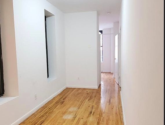 4th image of 220 E 85th St #1STW