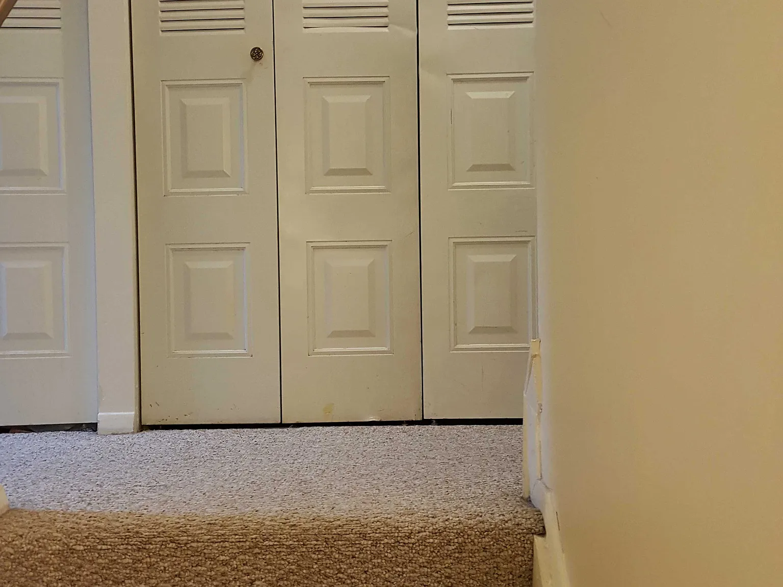 3 bed, 2700 sqft, $2,200 — Photo 3