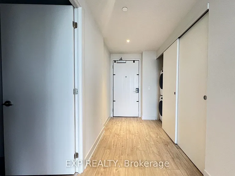 8 Cumberland St #3707 — Photo 3
