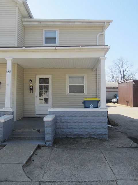 2nd image of 325 W Grove St #1