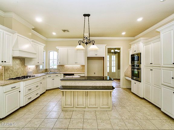 5th image of 117 Hundred Oaks Dr