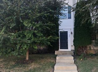 330 Dickens Dr, Lancaster, PA 17603