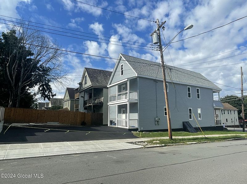 4th image of 1690 Van Vranken Avenue