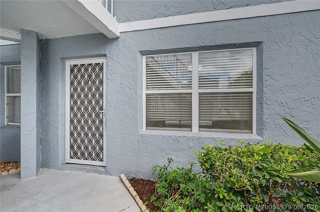 2 bed, 2.0 bath, 1200 sqft, $2,100 — Photo 2