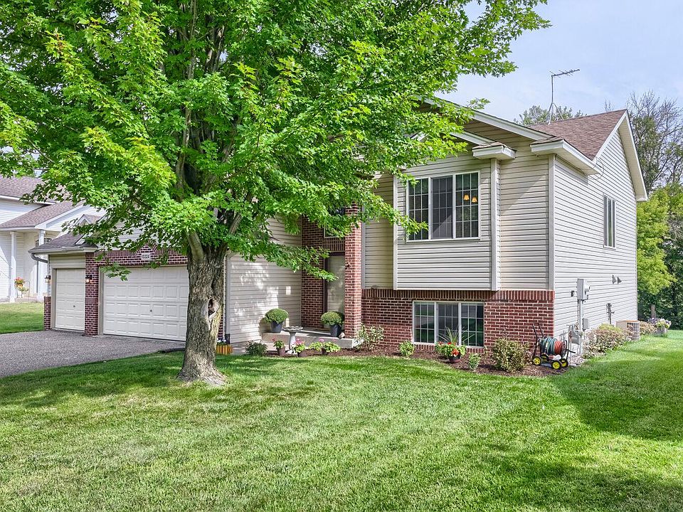 1st image of 10324 Kalen Ln NE
