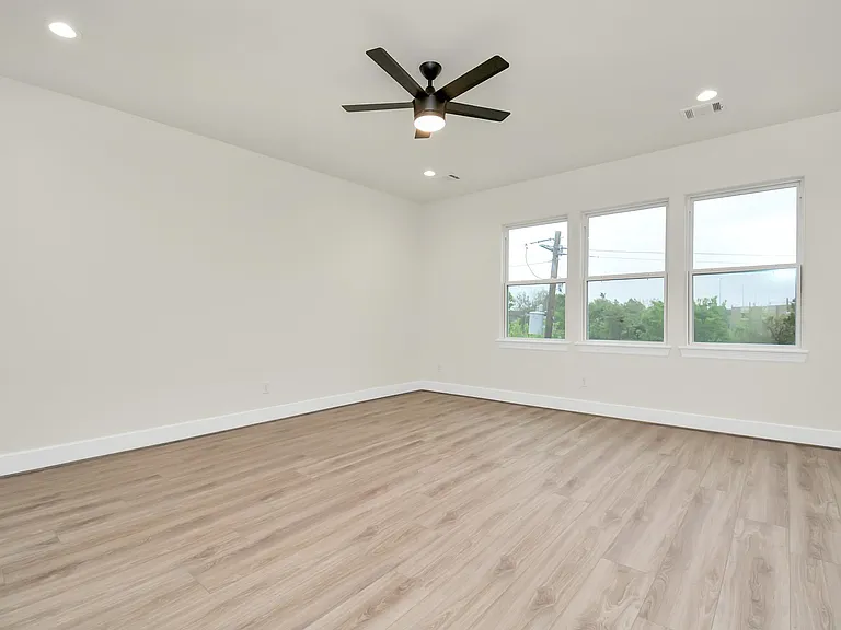 3039 Gray St — Photo 37
