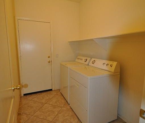 5th image of 1543 E Nightingale Ln