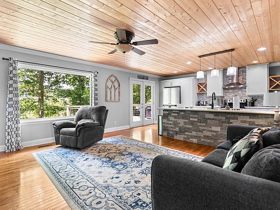 5th image of 740 Whisperwood Trl NE