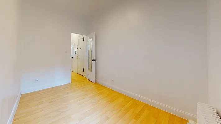 Rented by Bond New York | media 20