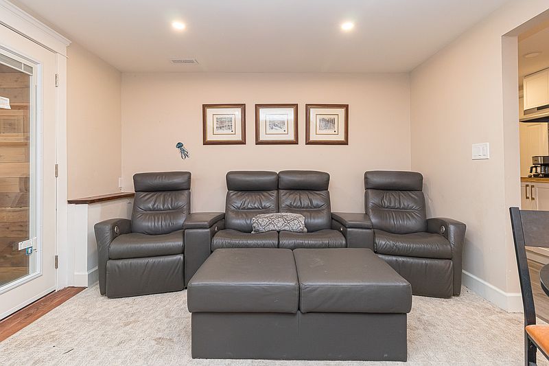 Saanich House for rent - 2 Bedrooms in Saanich