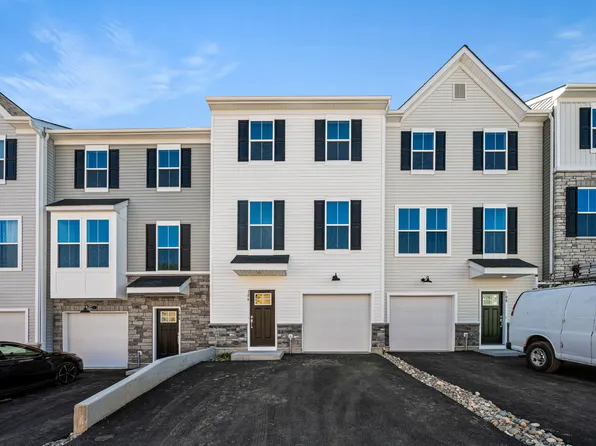106 Abramo Victor Dr, Downingtown, PA 19335