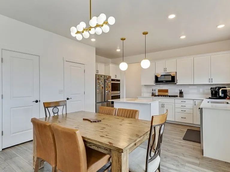 994 S 4090 W — Photo 15