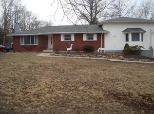 11 Primrose Dr, East Stroudsburg, PA 18302
