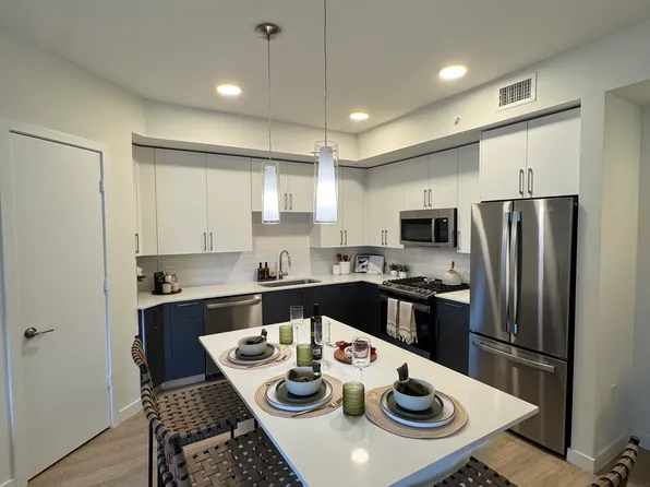 2340 NE 195th St #A1, Miami, FL 33180