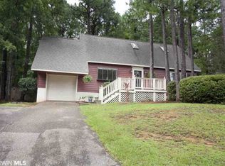 135 Country Club Dr, Daphne, AL 36526