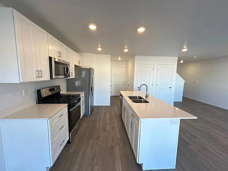 2974 W Graham Loop #1079 — Photo 3