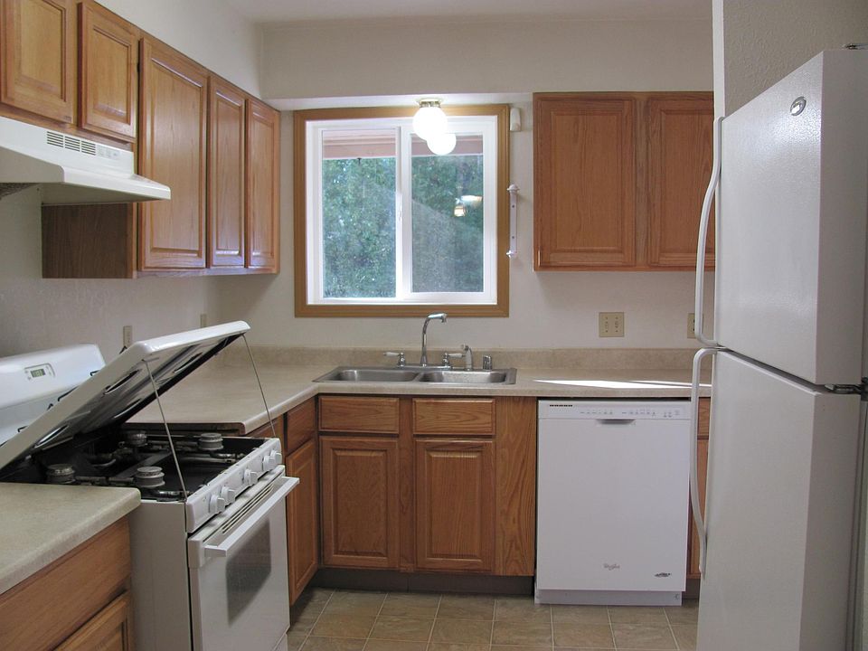 Kitchen with gas range