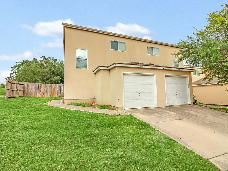 8036 Maverick Climb — Photo 2