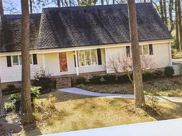 3928 Evans Dr, Lithia Springs, GA 30122