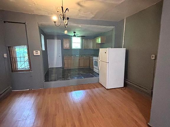 5th image of 1406 W Pacific St