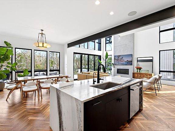 4th image of 1617 Nottingham Rd