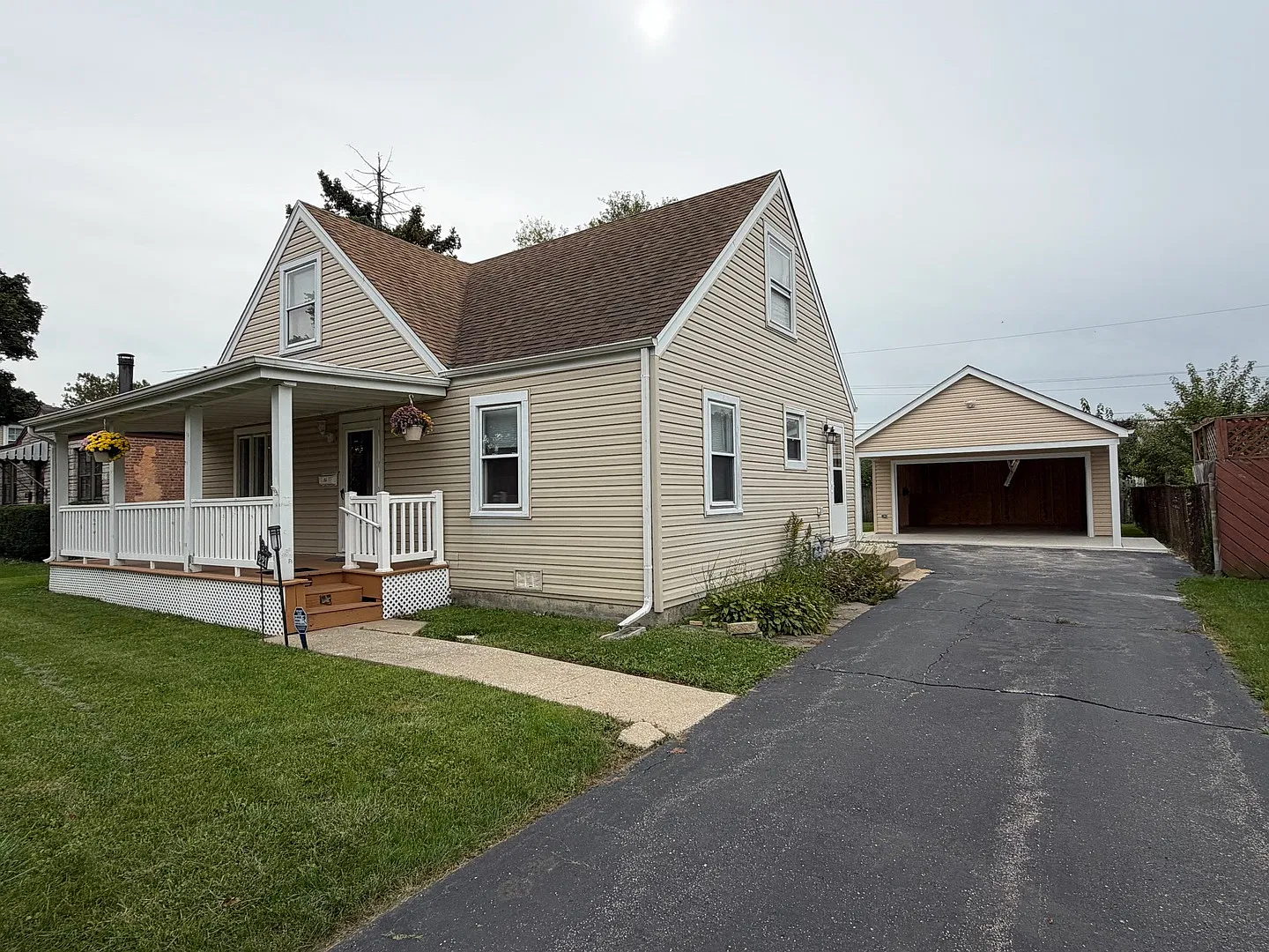 4 bed, 1325 sqft, $2,800 — Photo 3