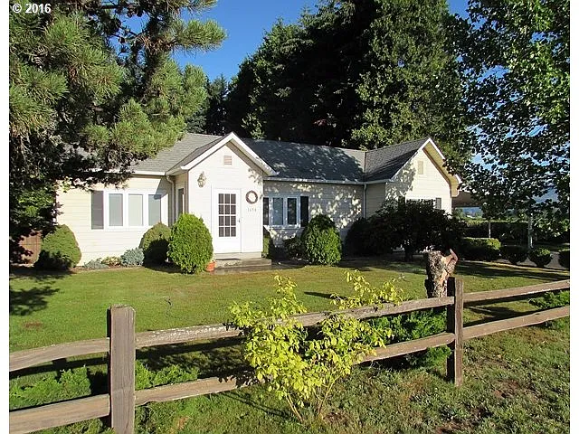 1658 Orchard Rd photo 1